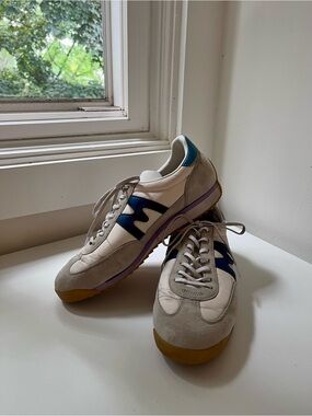Karhu Championaire Unisex Sneakers in Beige/ Grey with Blue/Lilac Accents